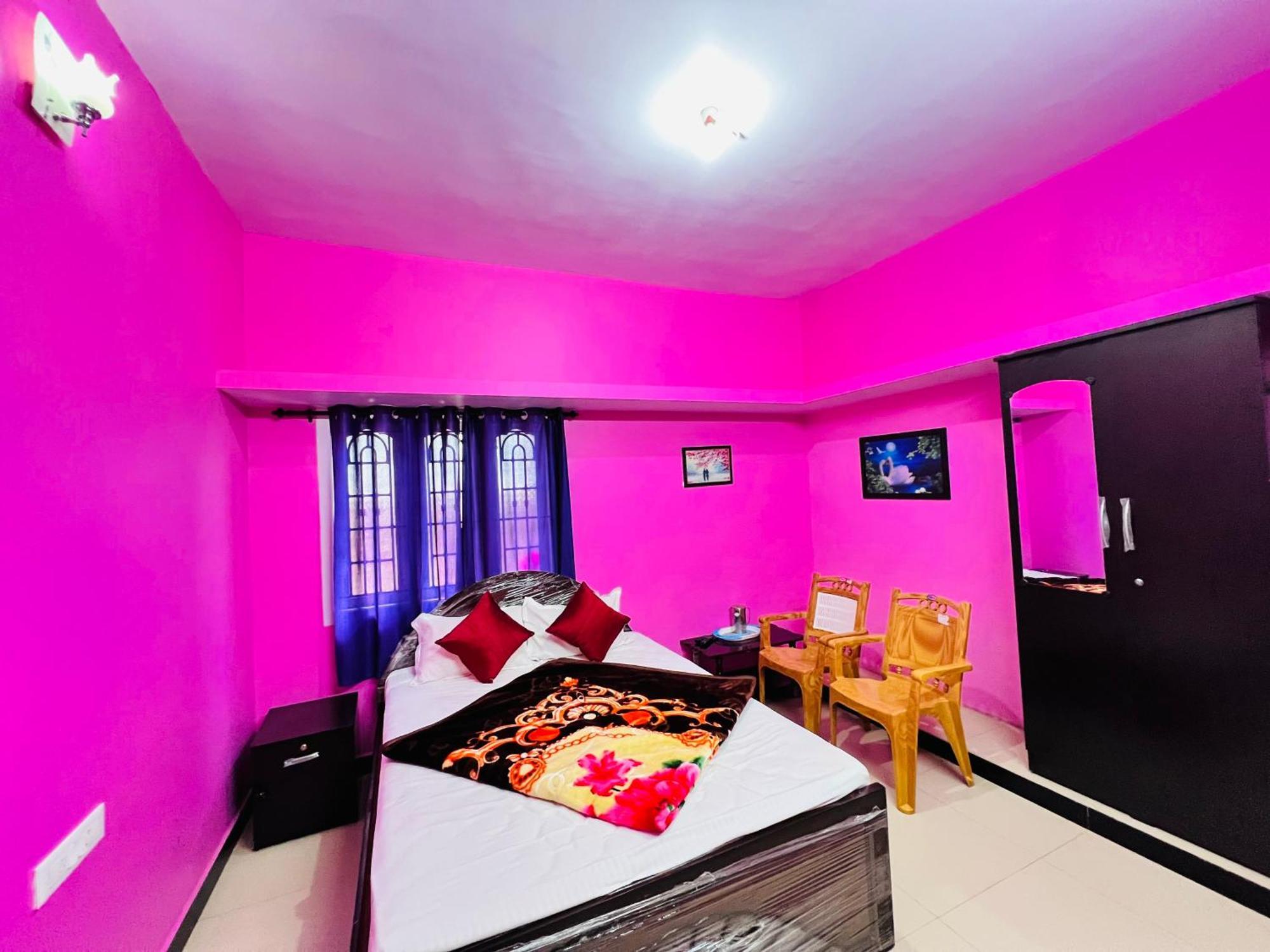 Homestay Golden View *