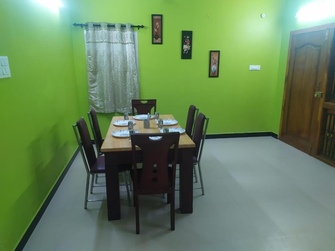 Golden View Homestay Ooty