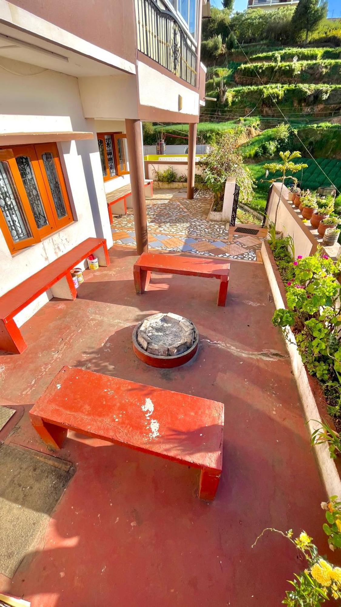 Hilltop 3bhk & 4bhk Ooty