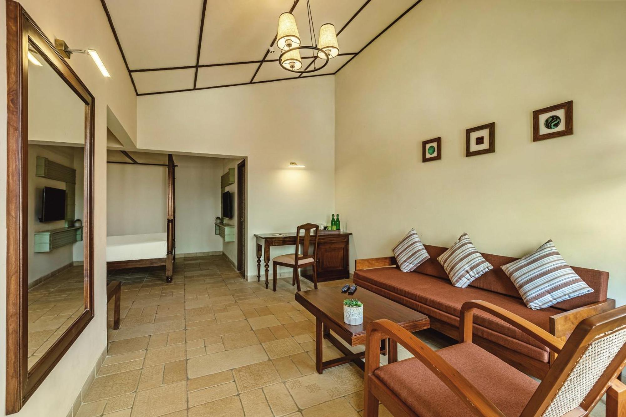 Resort Mango Hill Shola 4*