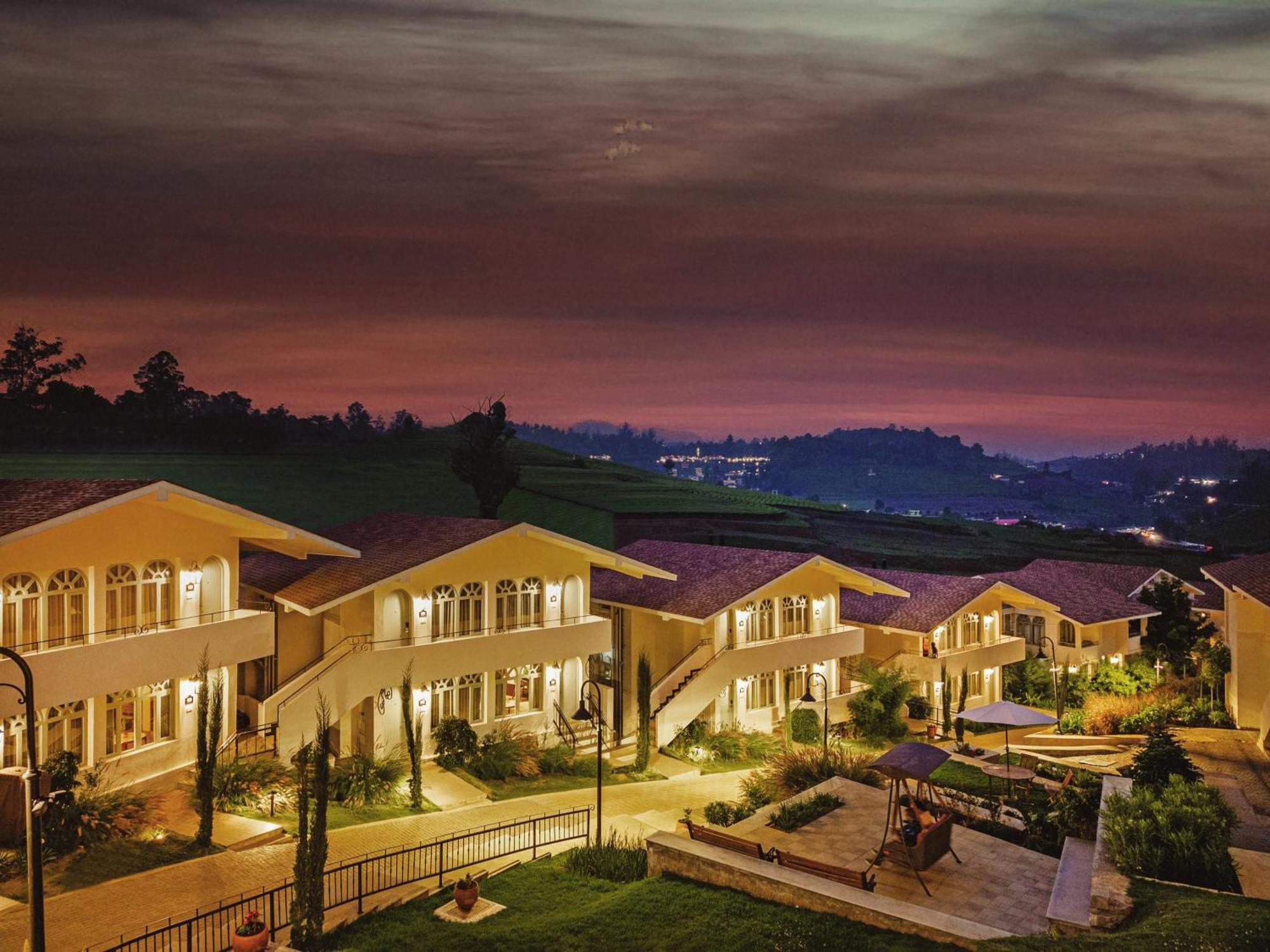 Resort Mango Hill Shola 4*