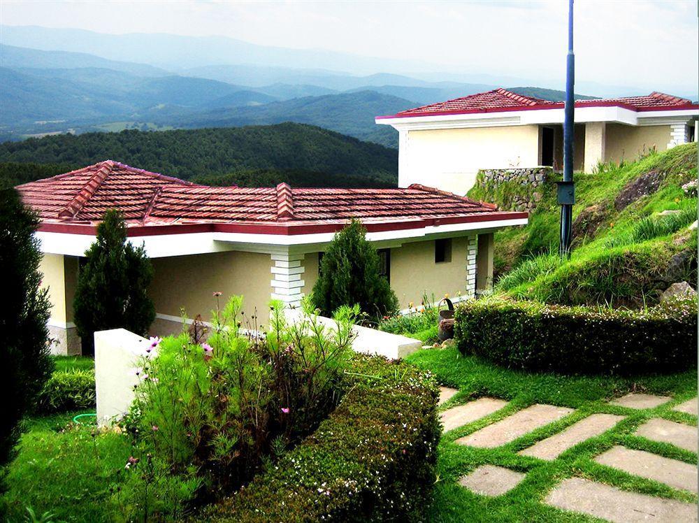 Mountain Retreat - A Hill Country Hotel
