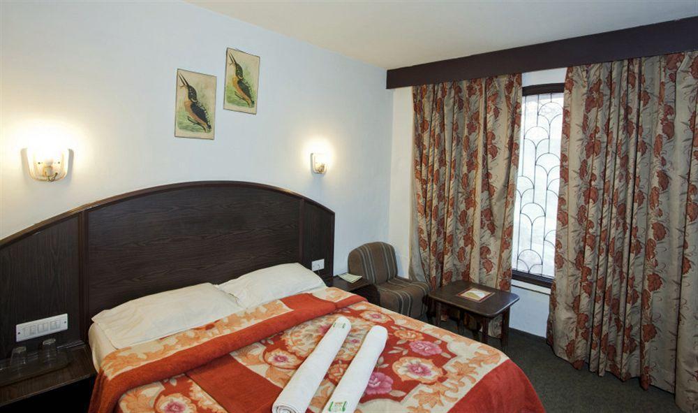 Fabhotel Khems Shoram Palace Road Hotel