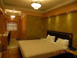 Hotel Fabexpress Sun Park Grand