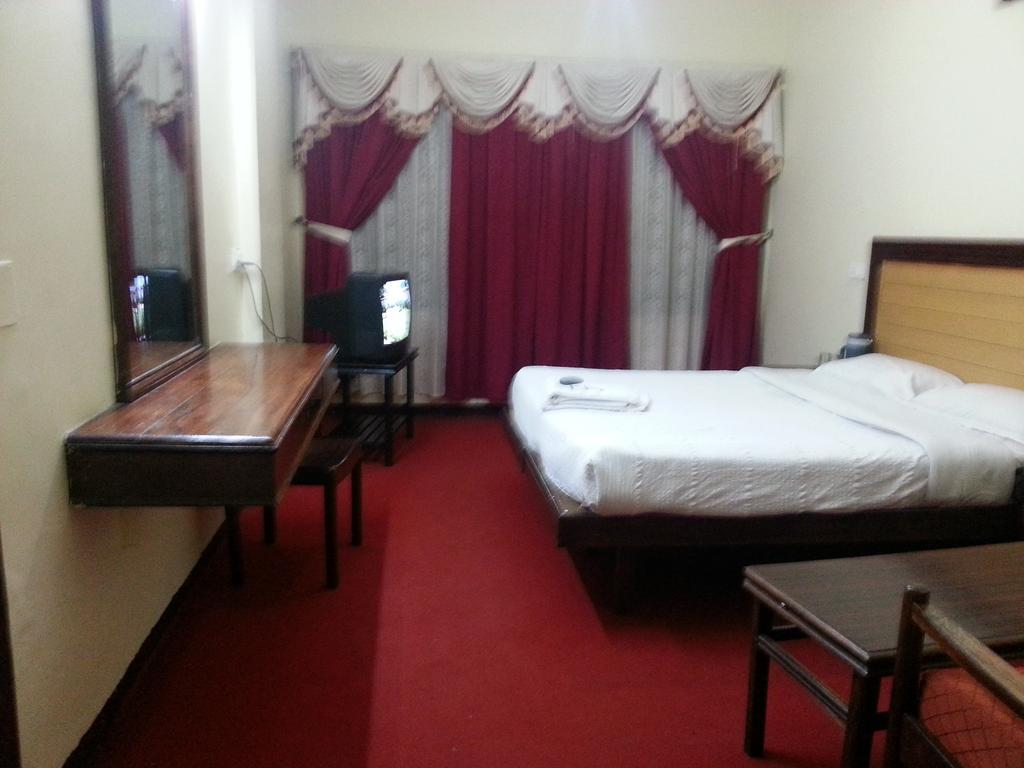 Hotel Preethi Palace