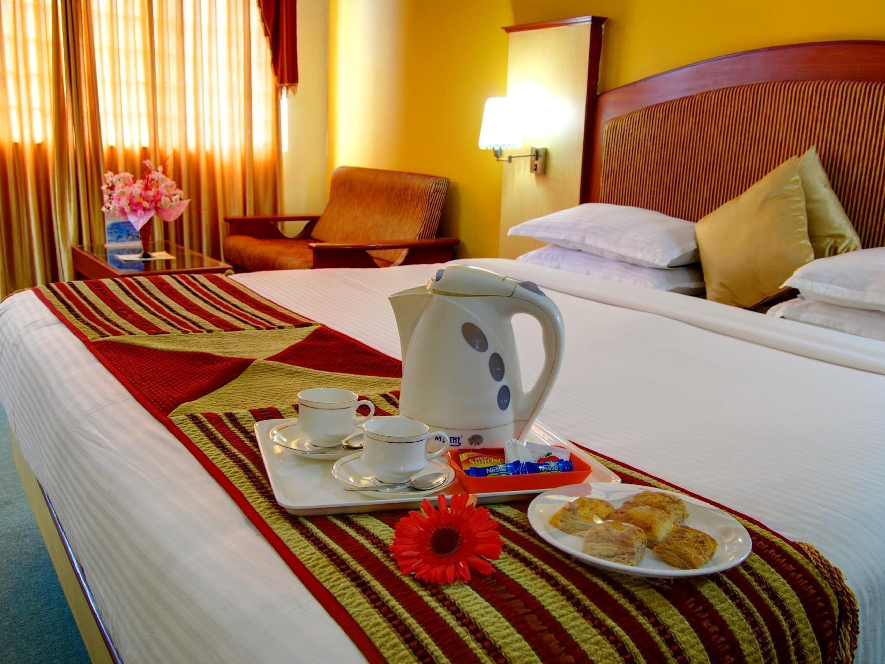 Ponmariresidency Hotel