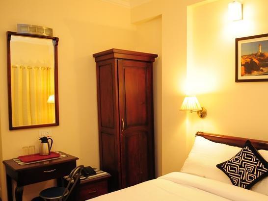 Garden Manor Hotel 2*