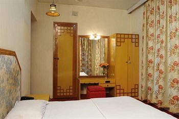 Bkr Gate Hotel