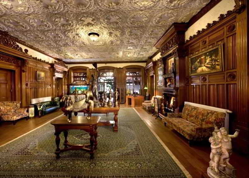 Welcomheritage Fernhills Royal Palace Hotel