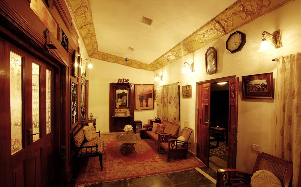 The Red House 3*