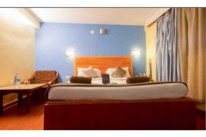 Fabhotel Khems Shoram Palace Road 3*