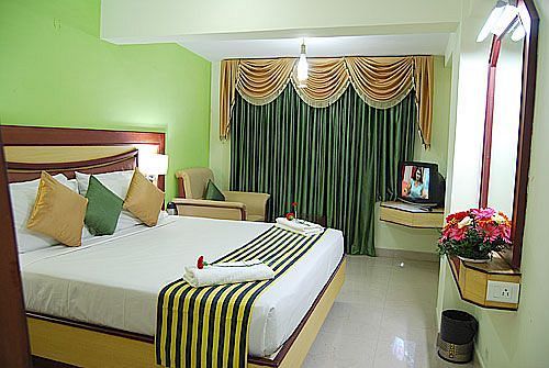 Ponmariresidency Hotel