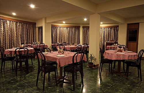 La Flora Amberley Resort, Resort