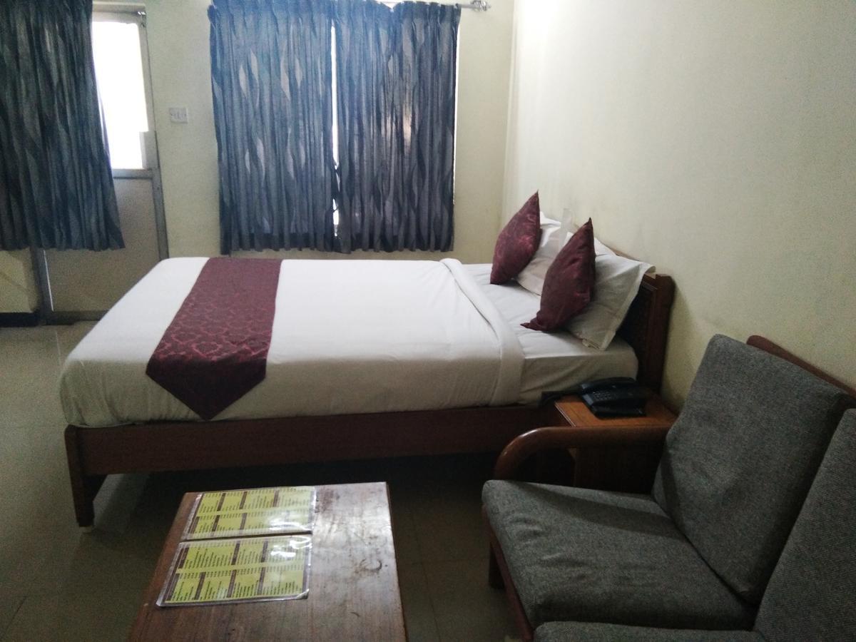 Hotel Jaysanthi *