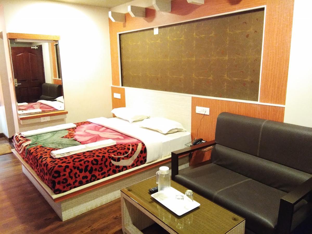Hotel Sarkar Palace Ooty