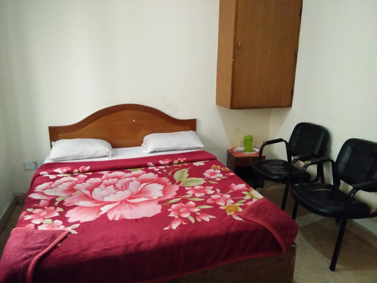 New Nakshatra Hotel *