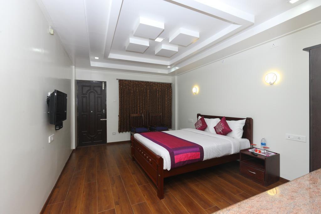 Ultimate Hotel