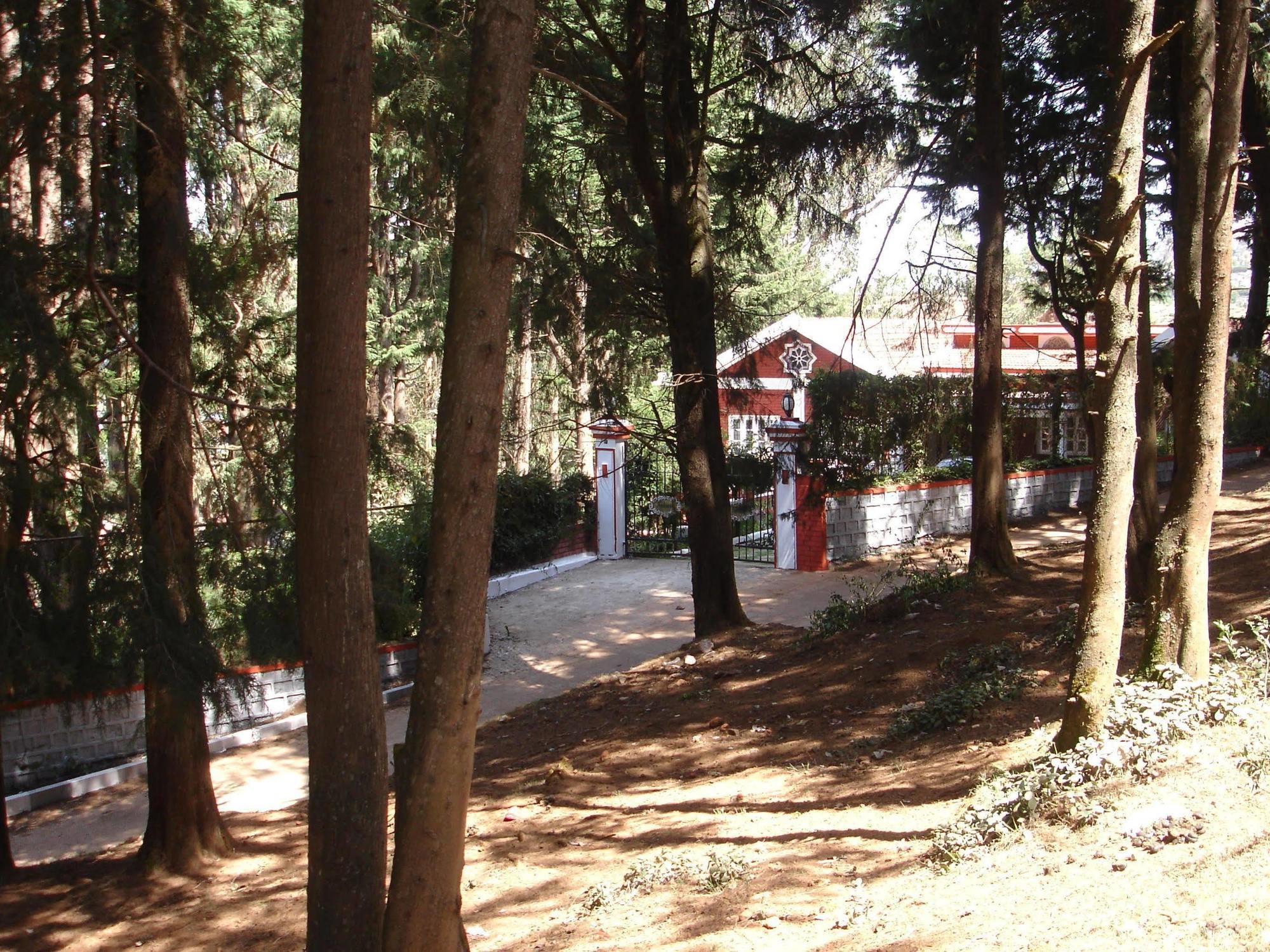The Red House 3*