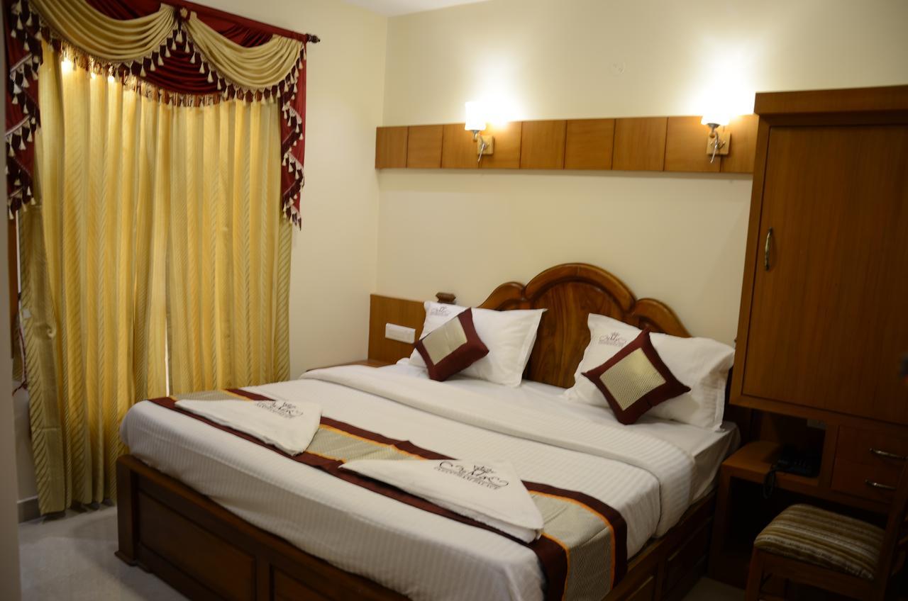 Vasantham Palace * Ooty