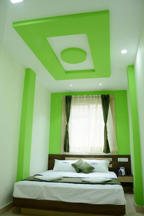 Hotel Landmark *