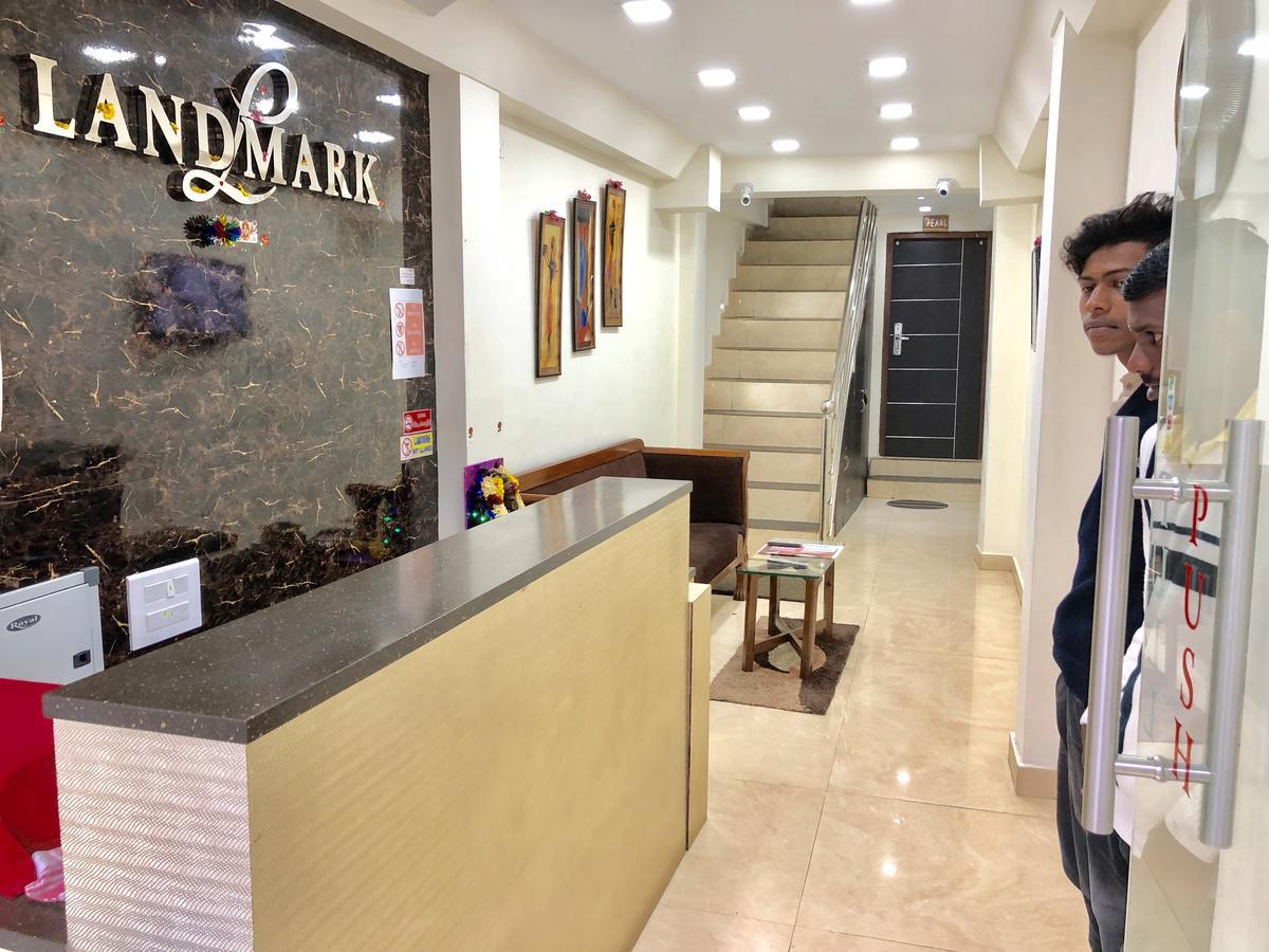 Hotel Landmark *