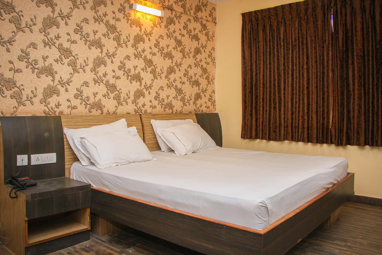 Desanthosh Residency Hotel 3*