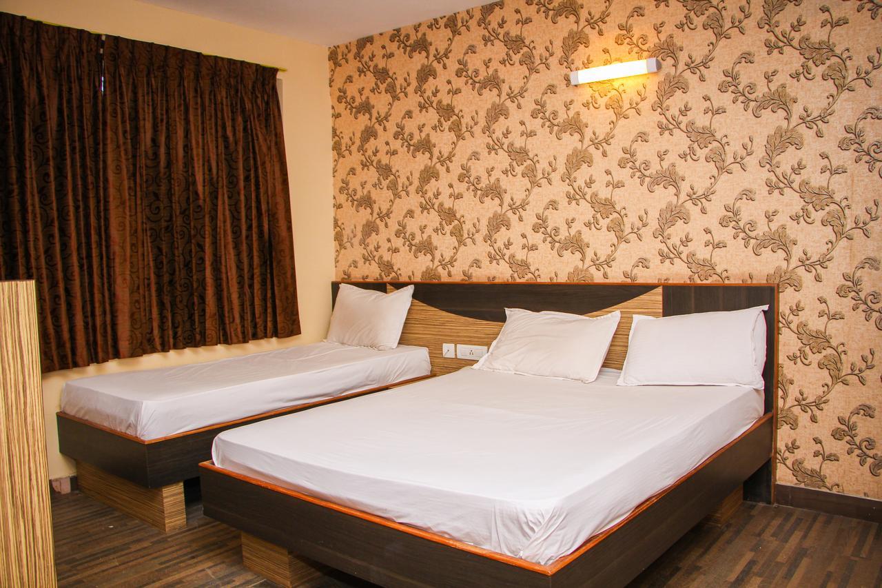 Desanthosh Residency Hotel 3*
