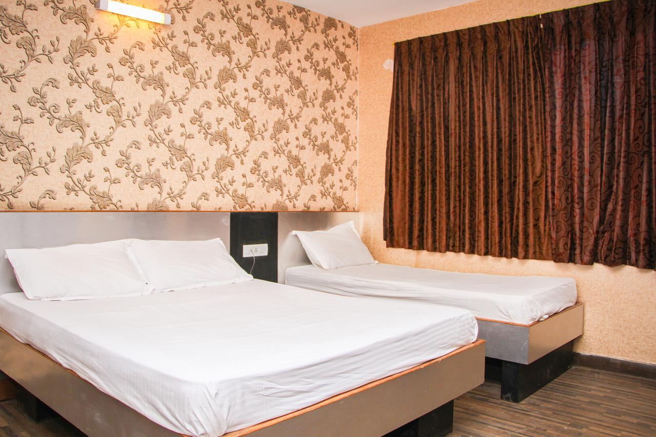 Hotel Desanthosh Residency