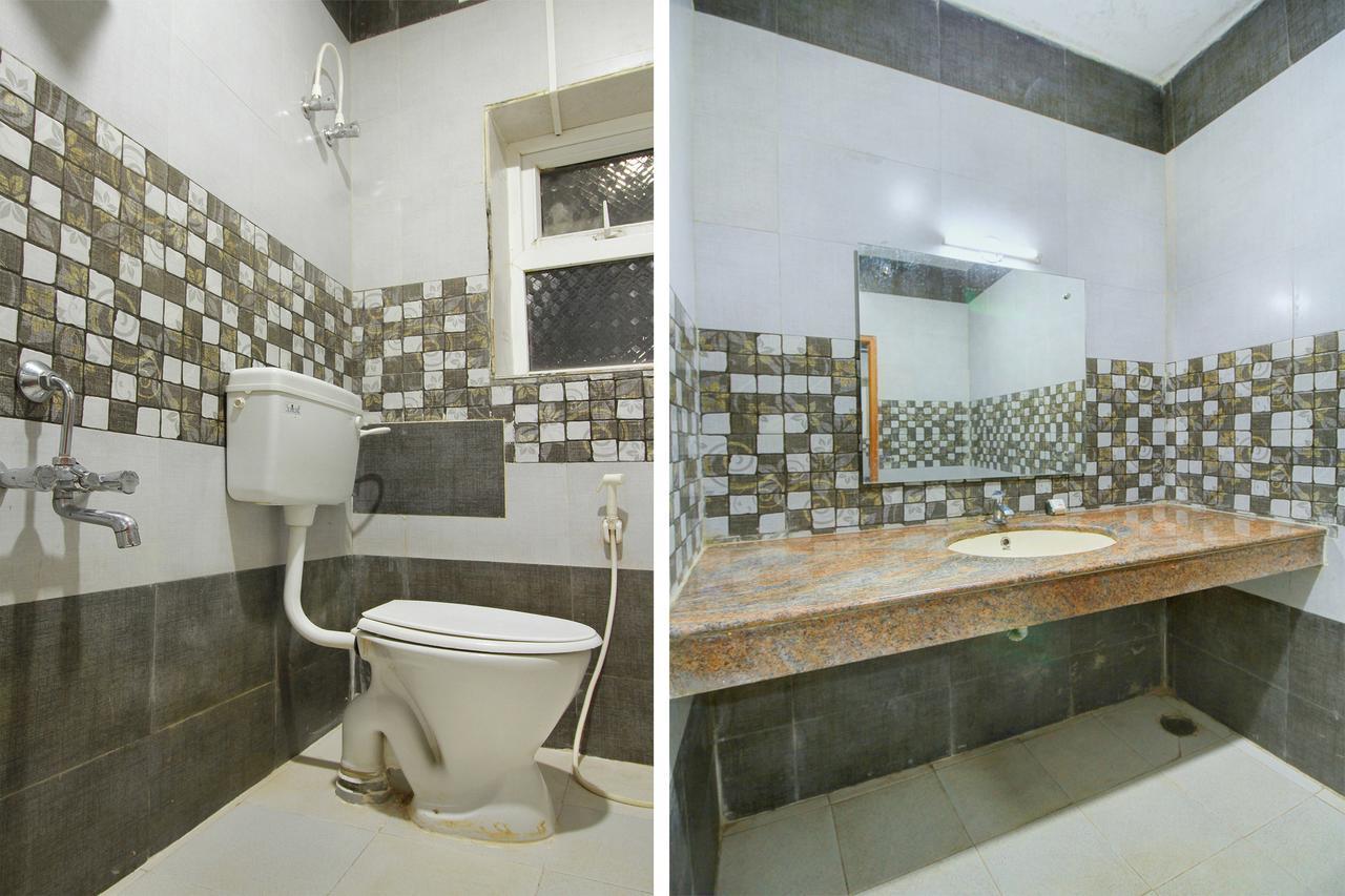 Hotel Oyo 8715 Nakshatra Grand