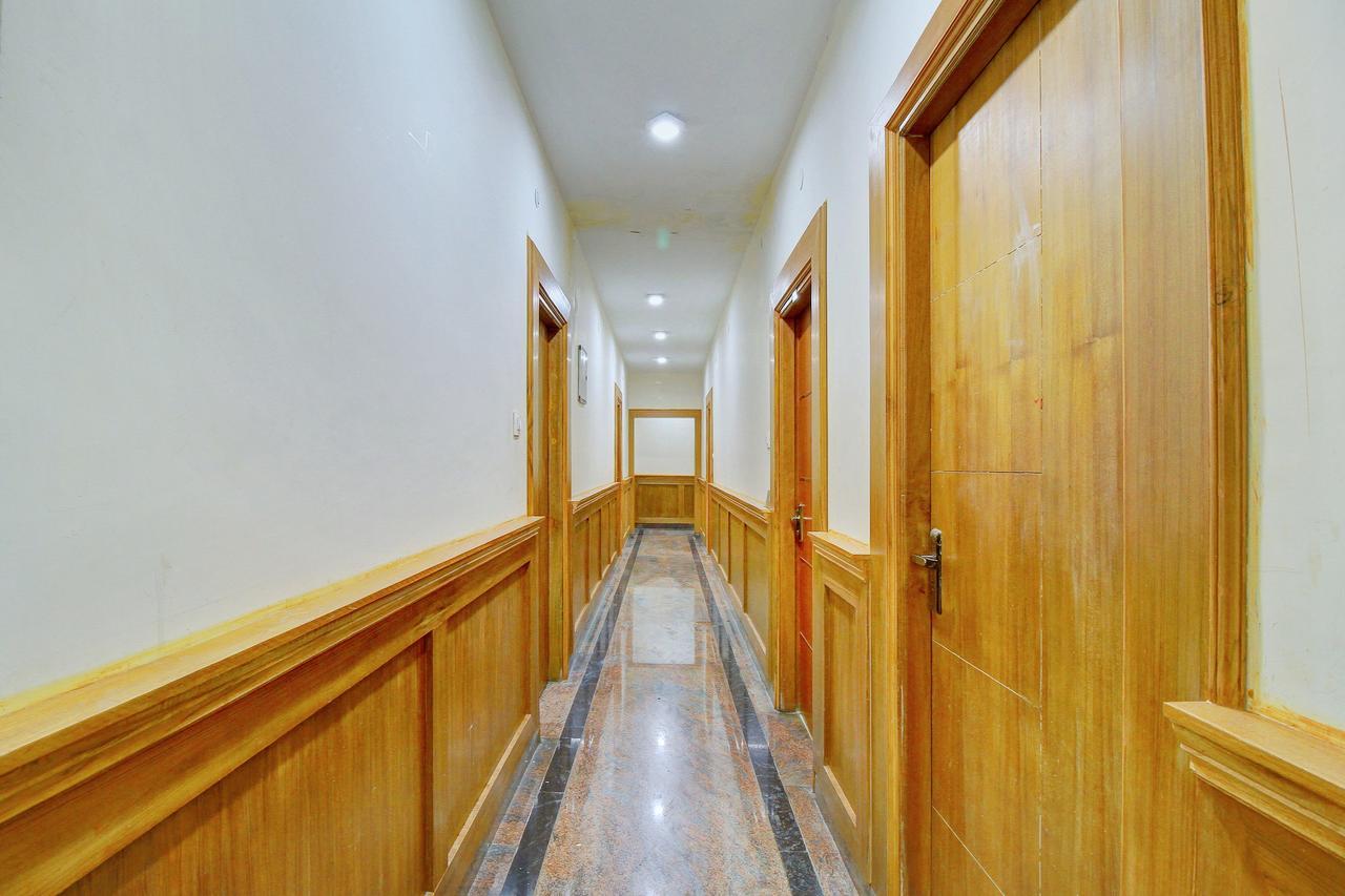 Oyo 8715 Nakshatra Grand 3*