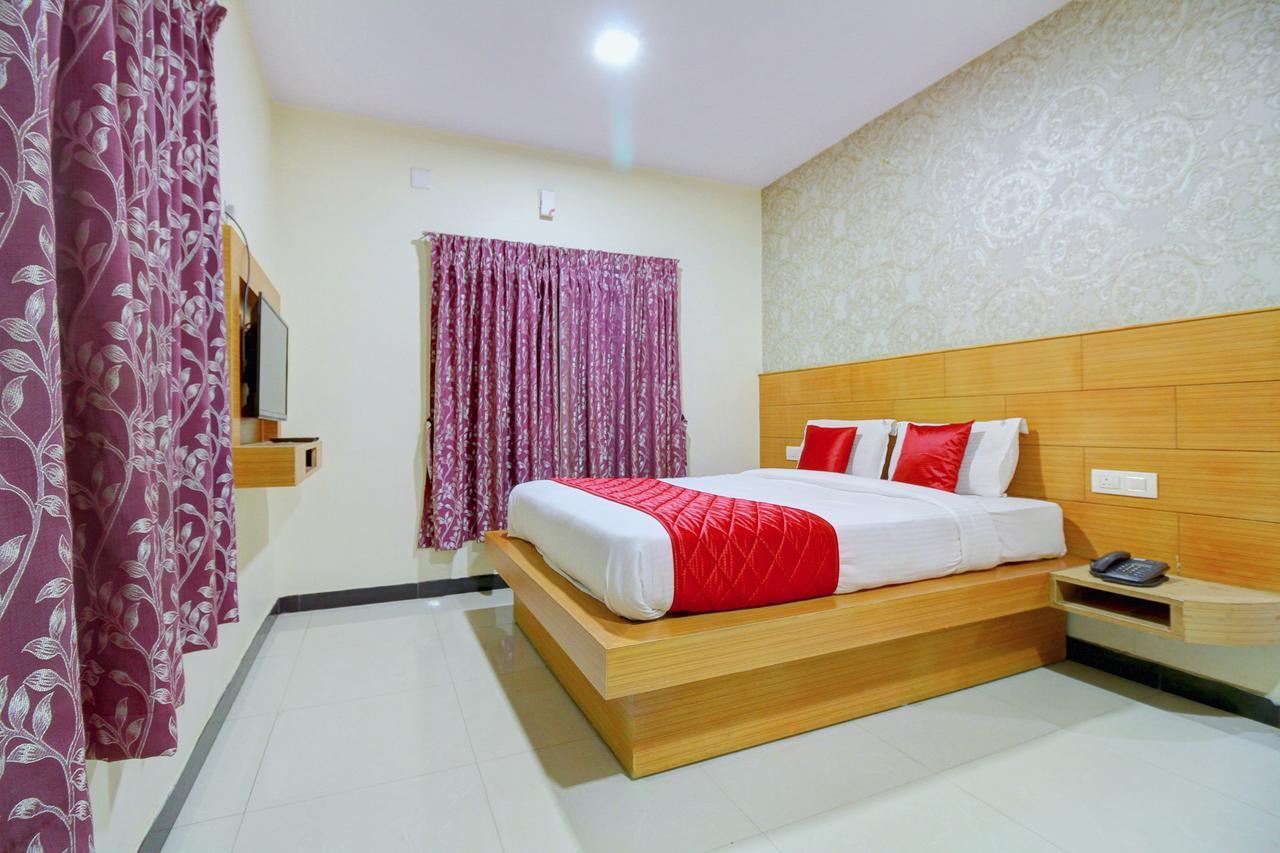 Hotel Oyo 8715 Nakshatra Grand Ooty
