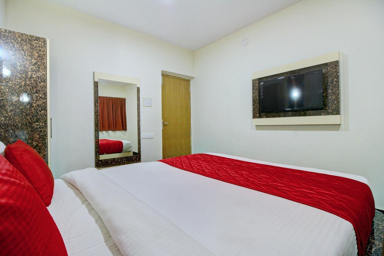 Oyo 8715 Nakshatra Grand Hotel