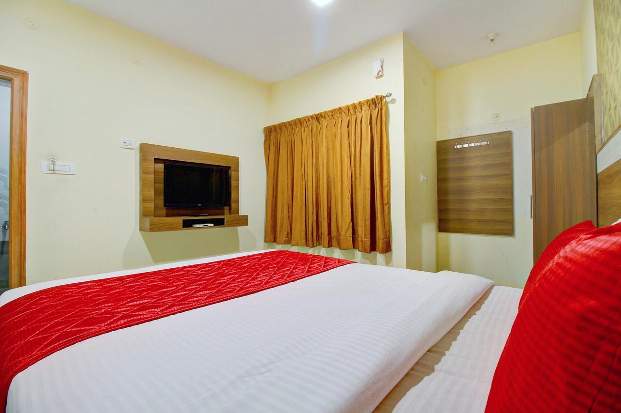 Hotel Oyo 8715 Nakshatra Grand 3*