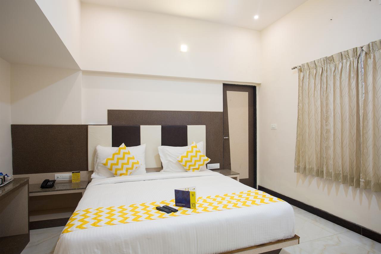 Fabhotel Srj's Thaneesh Southwick Hotel