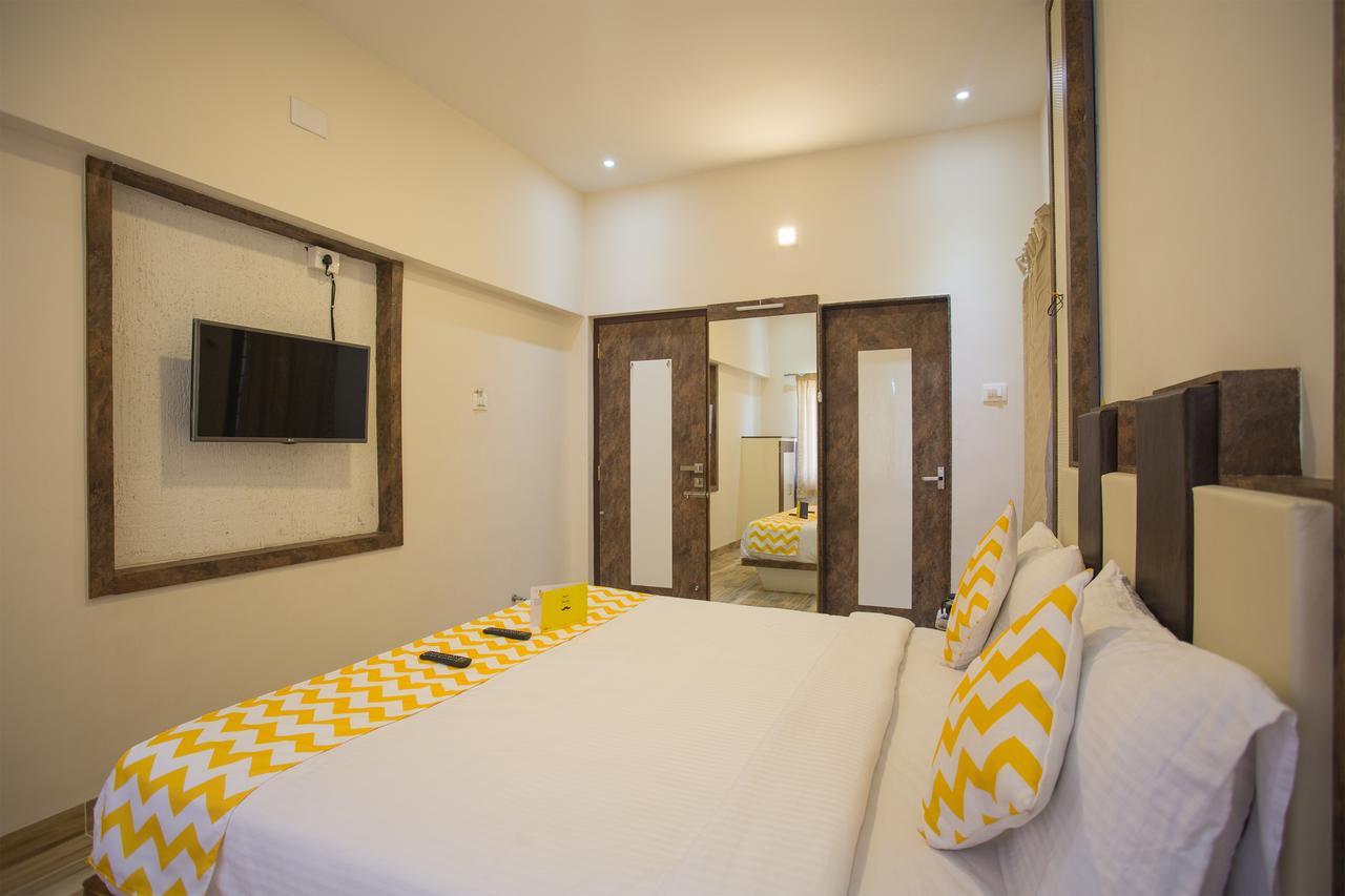 Fabhotel Srj's Thaneesh Southwick 3*