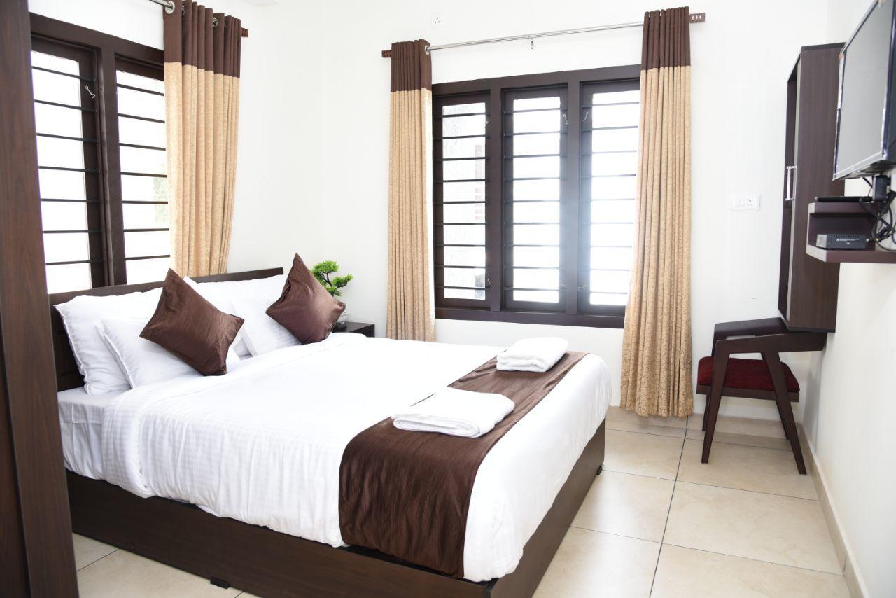 Oyo 13915 Albis Hotel 2*