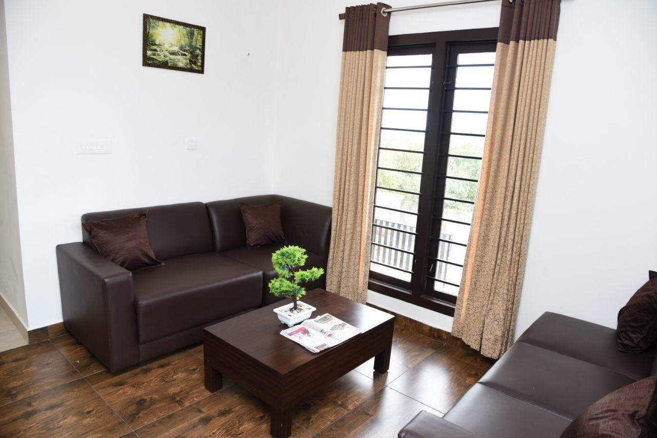 Oyo 13915 Albis Hotel 2*