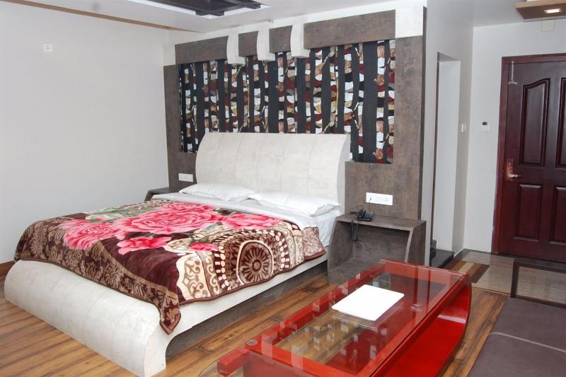 Sarkar Palace Hotel Ooty