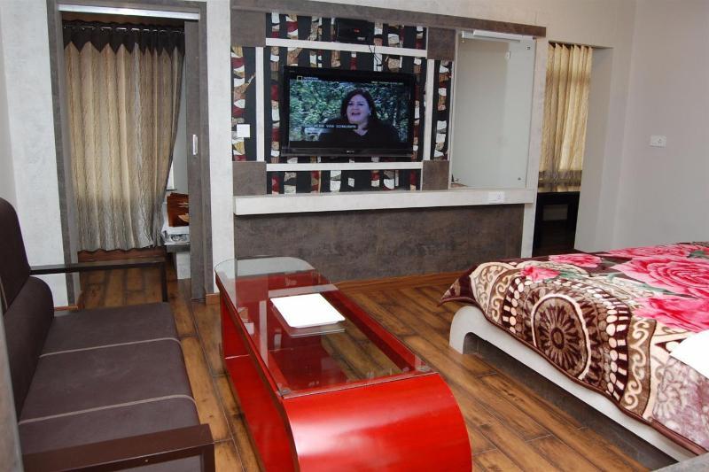 Sarkar Palace Hotel *