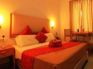 Oyo 10950 Hills Palace Hotel 2*