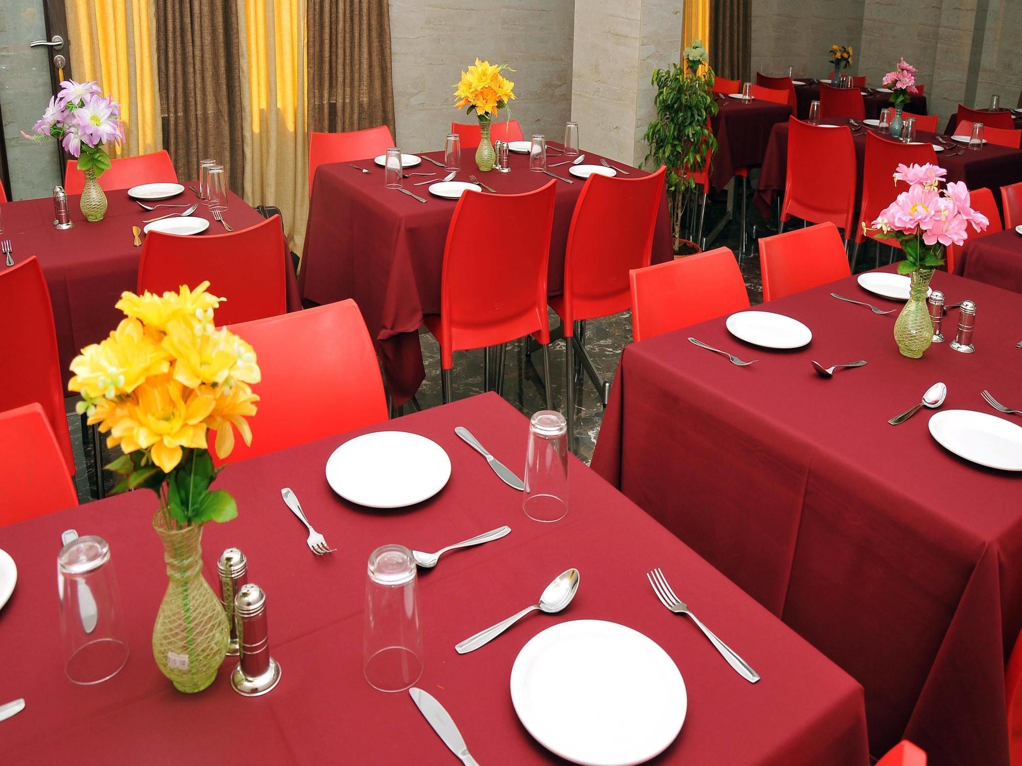 Hotel Oyo Funcity Coonoor Road 3*