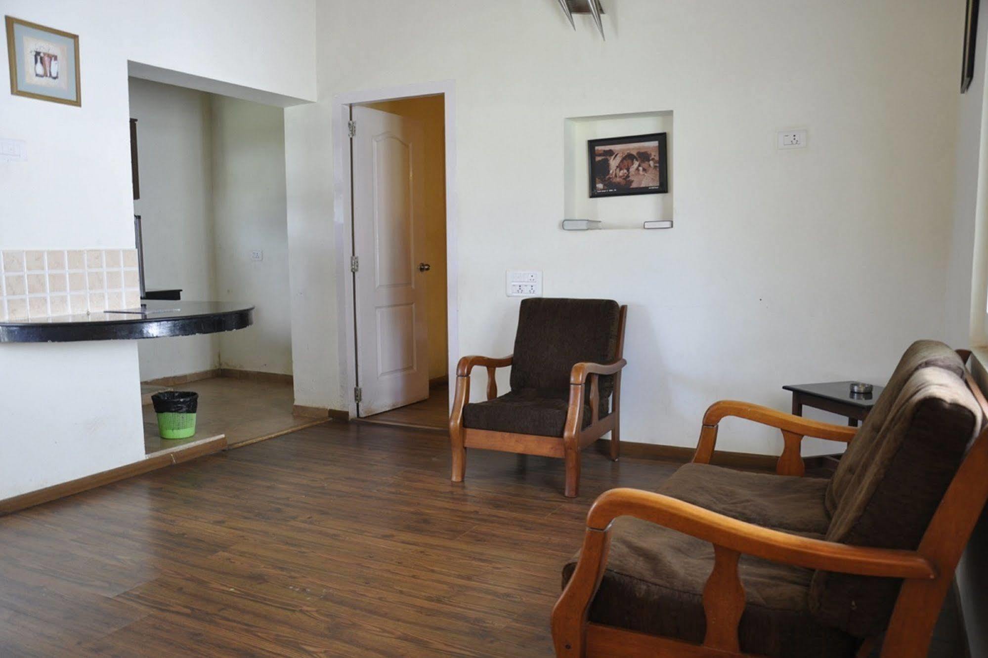 Sabol Hotel Ooty