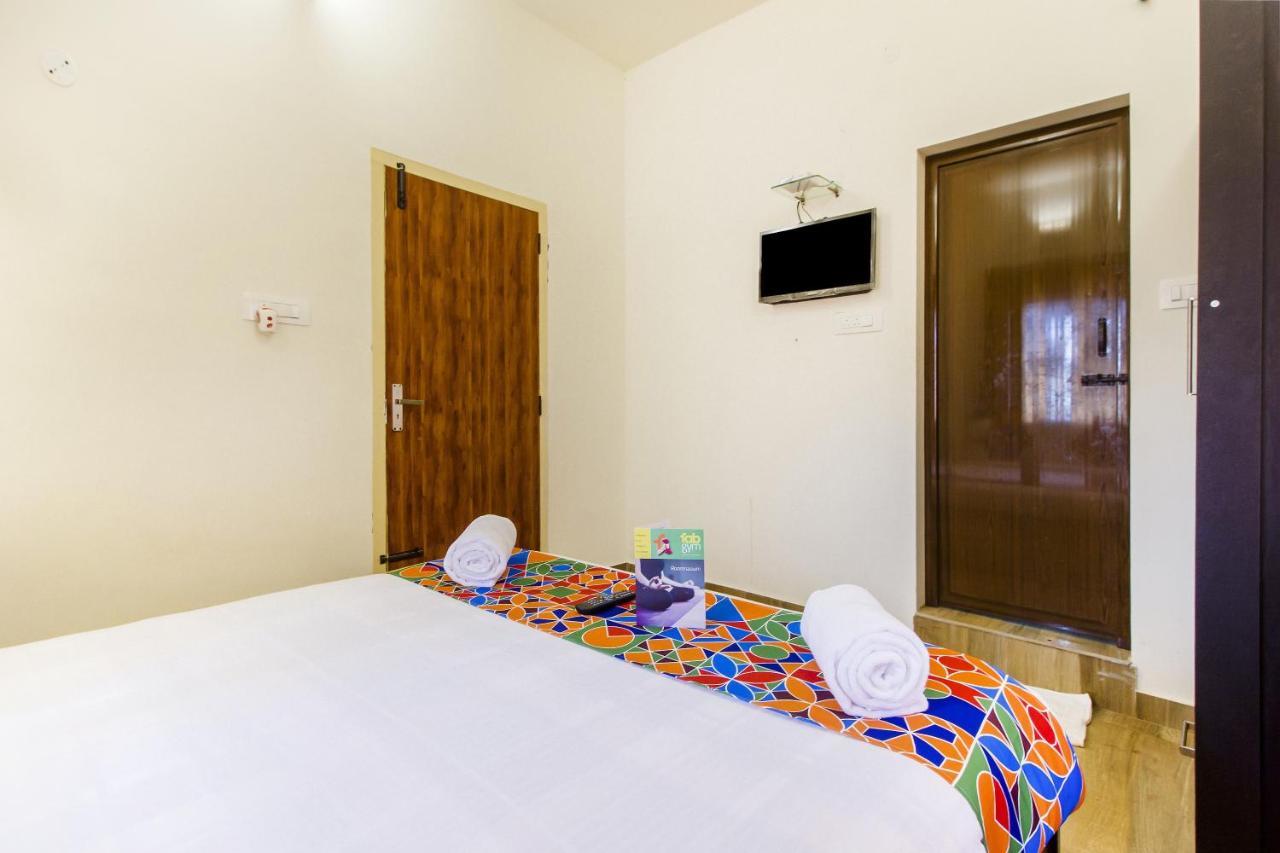 Hotel Fabexpress Grand Castle Hill - - 800m 3*
