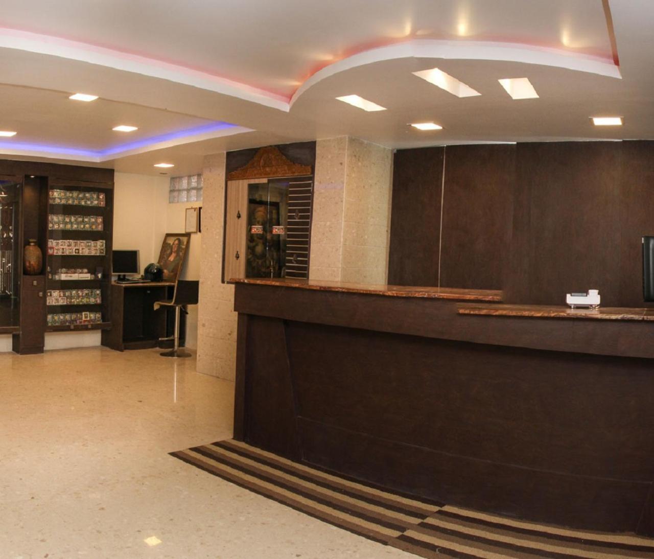 Desanthosh Residency Hotel Ooty
