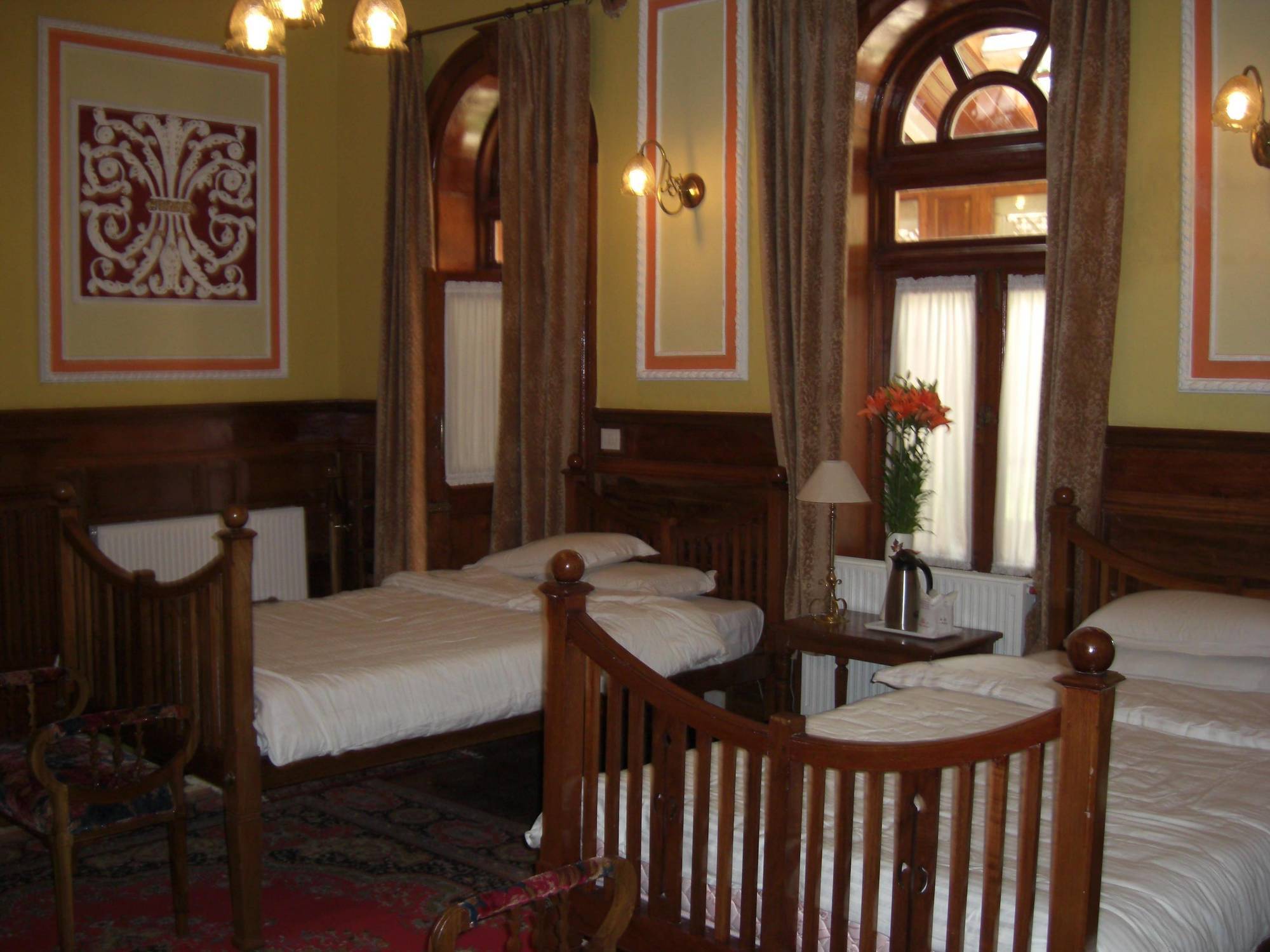 Hotel Welcomheritage Fernhills Royal Palace Ooty