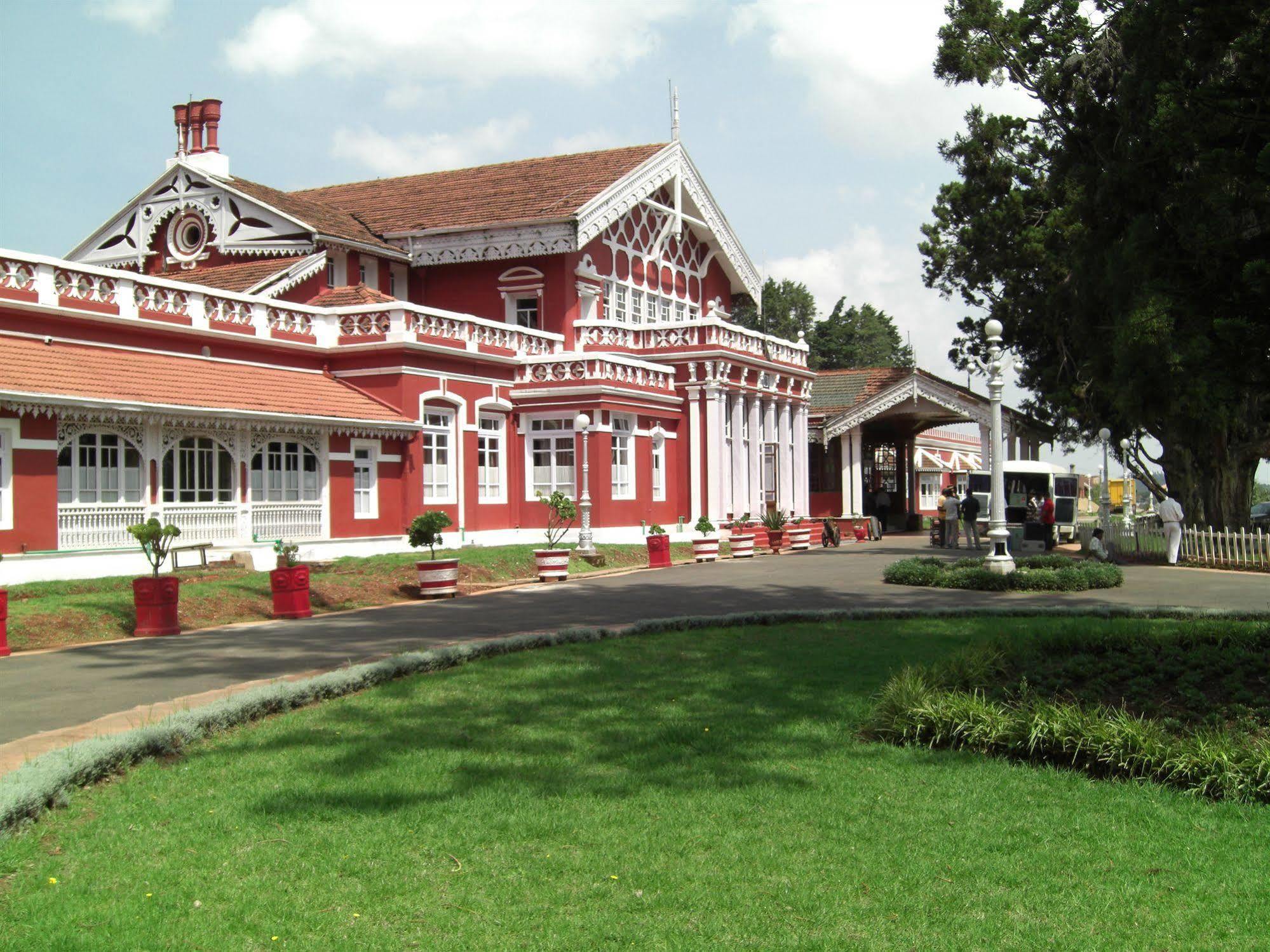 Hotel Welcomheritage Fernhills Royal Palace 3*
