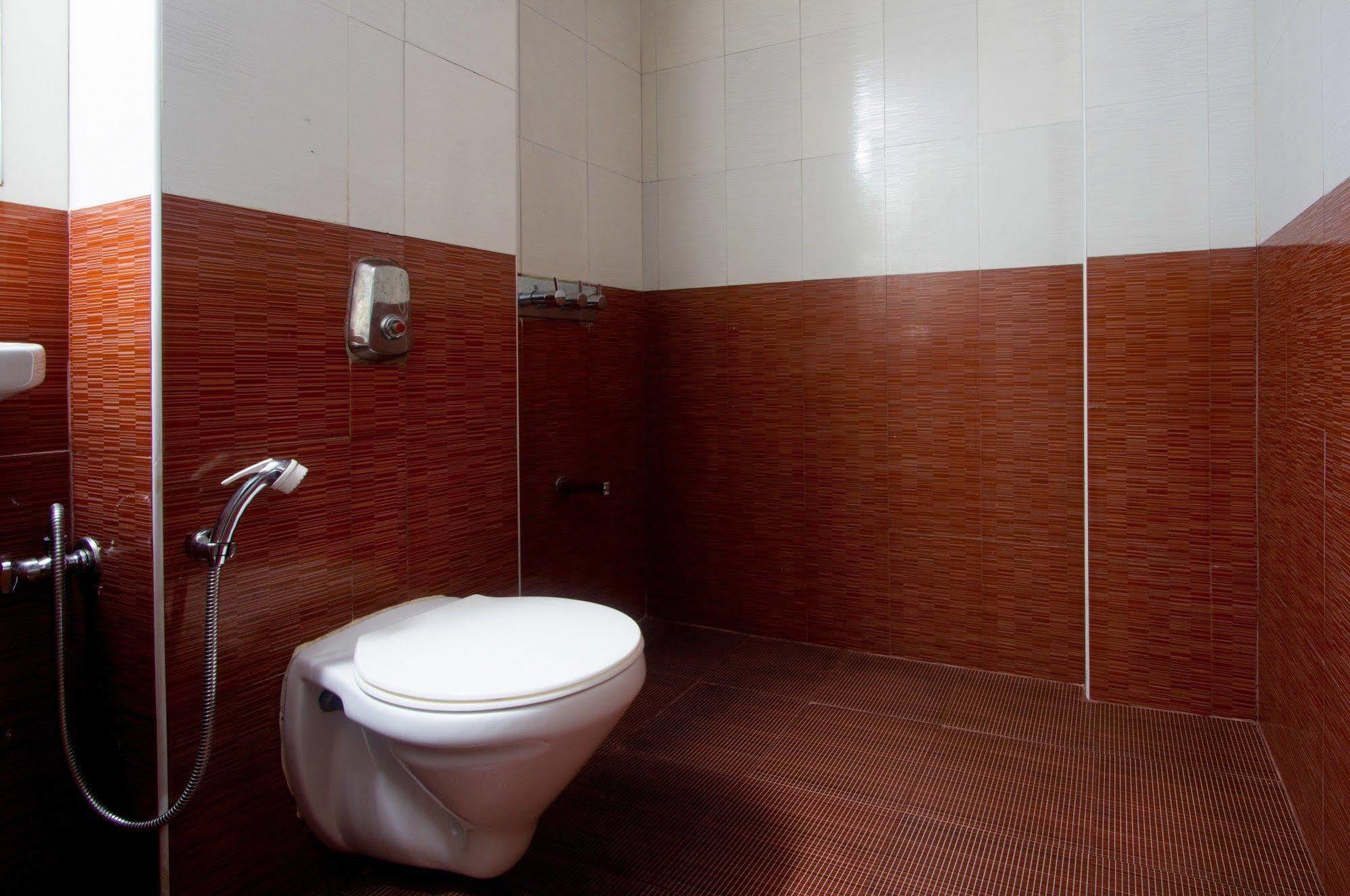 Fabhotel Khems Shoram Palace Road Hotel