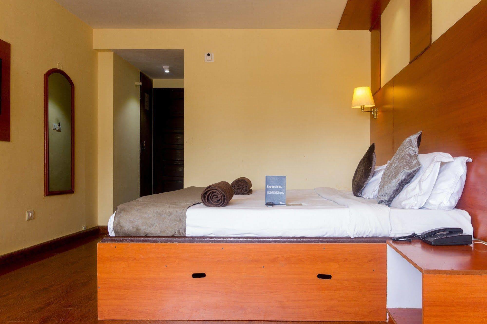 Fabhotel Khems Shoram Palace Road