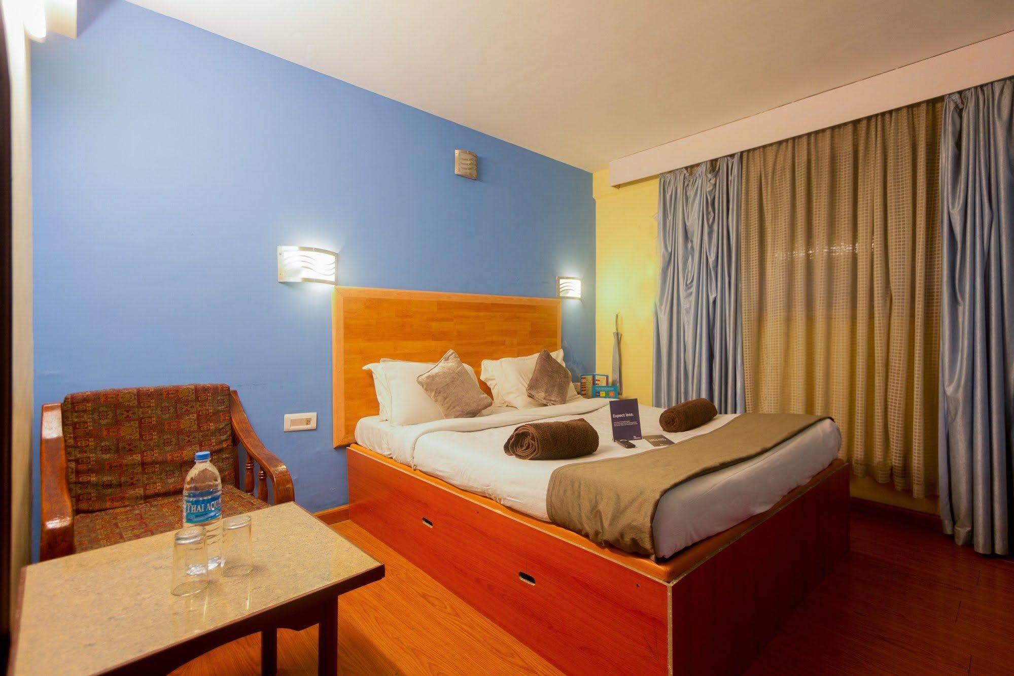 Hotel Fabhotel Khems Shoram Palace Road 3*