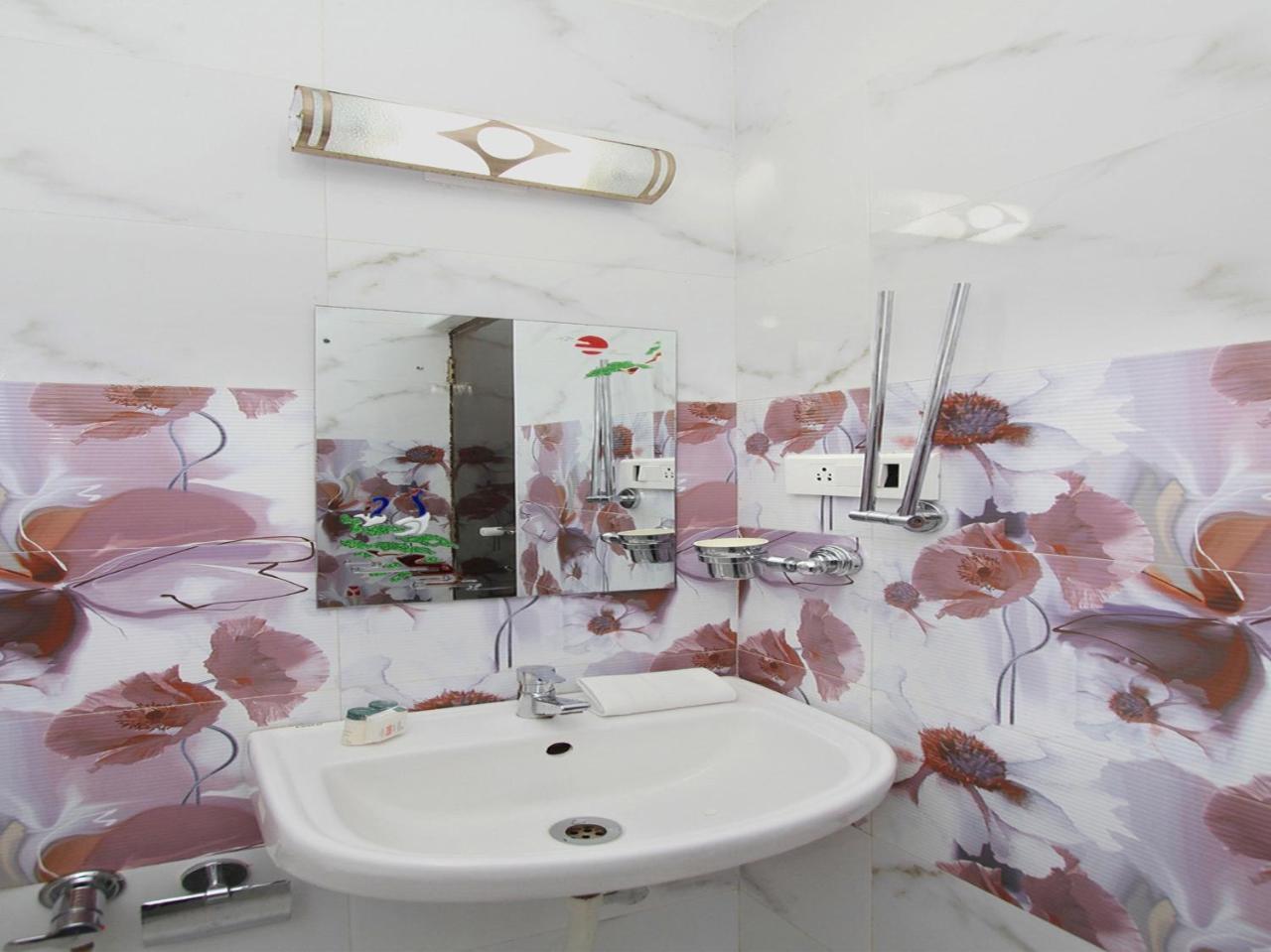 Ultimate Hotel